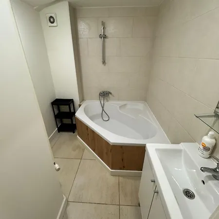 Grand Duplex Avec 2 Apartment Charleroi